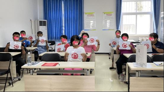搞怪女孩睡衣派对